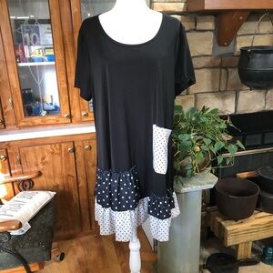 LILY SIZE 2XL BLACK POLKA DOT TRIMMED SHORT SLEEVE DRESS HUGE POCKET ON FRONT